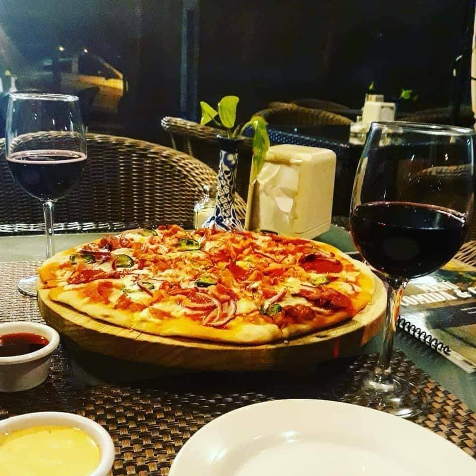 Curacao Pizza - Bar image 4