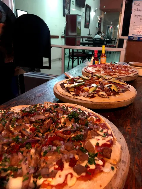Curacao Pizza - Bar image 5