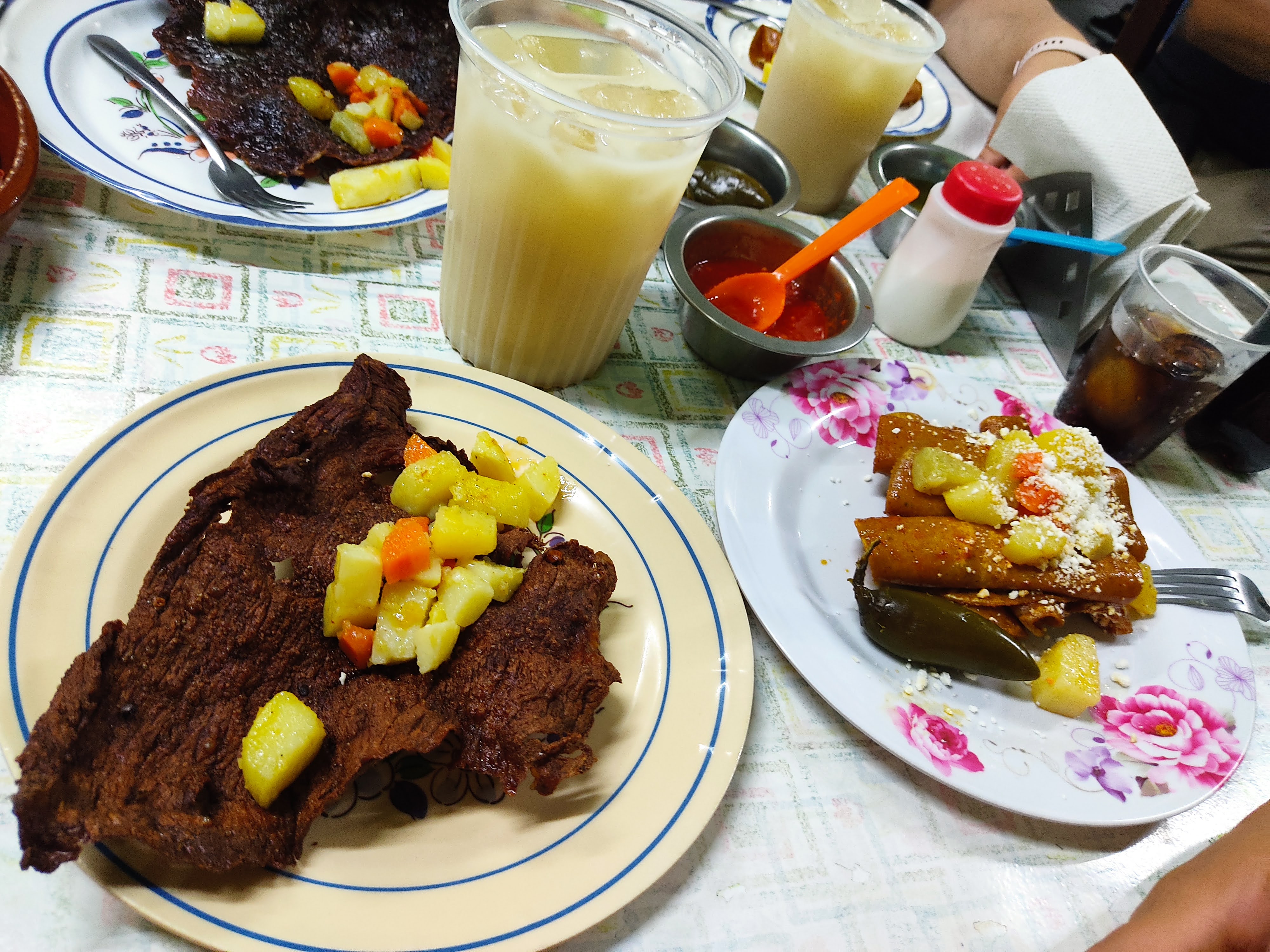 Cenaduria Elva image 1