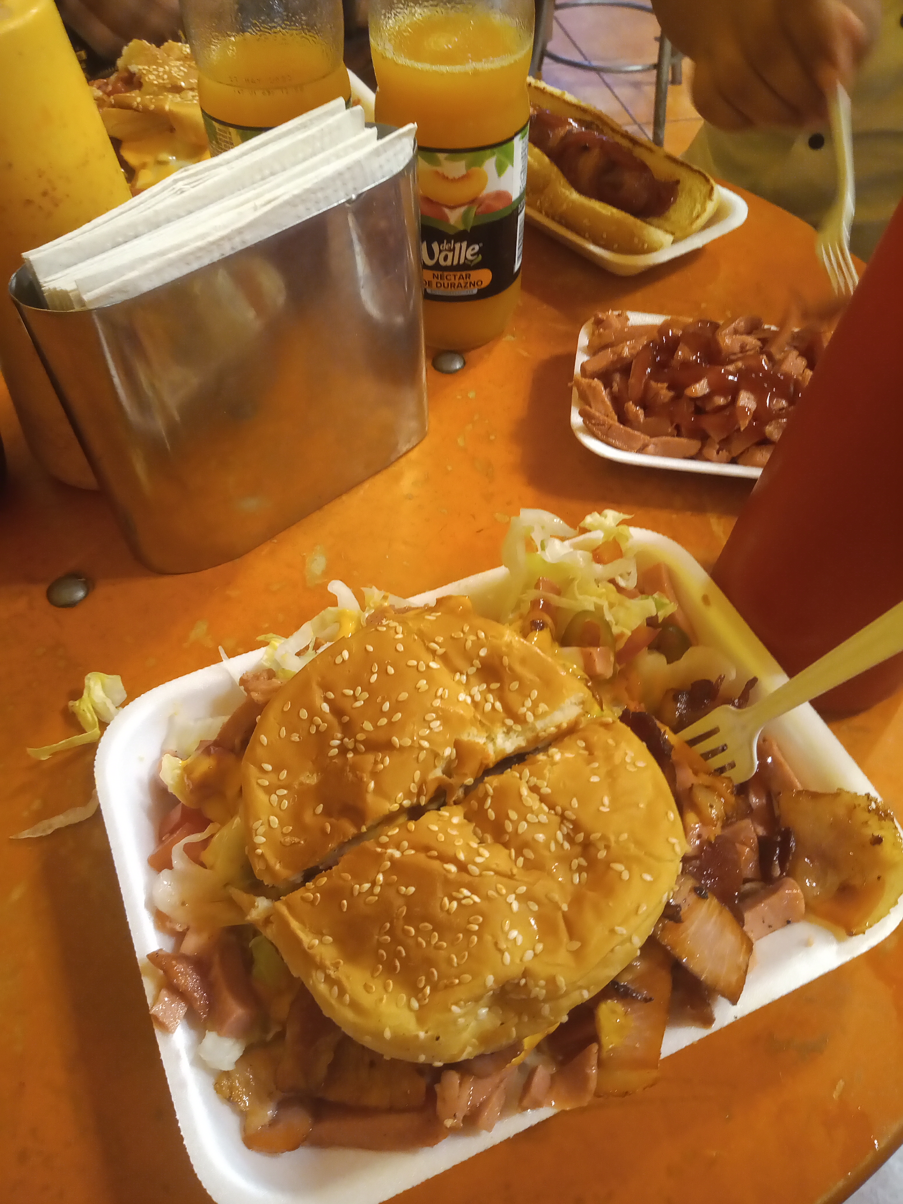 Winnies Burger image 3