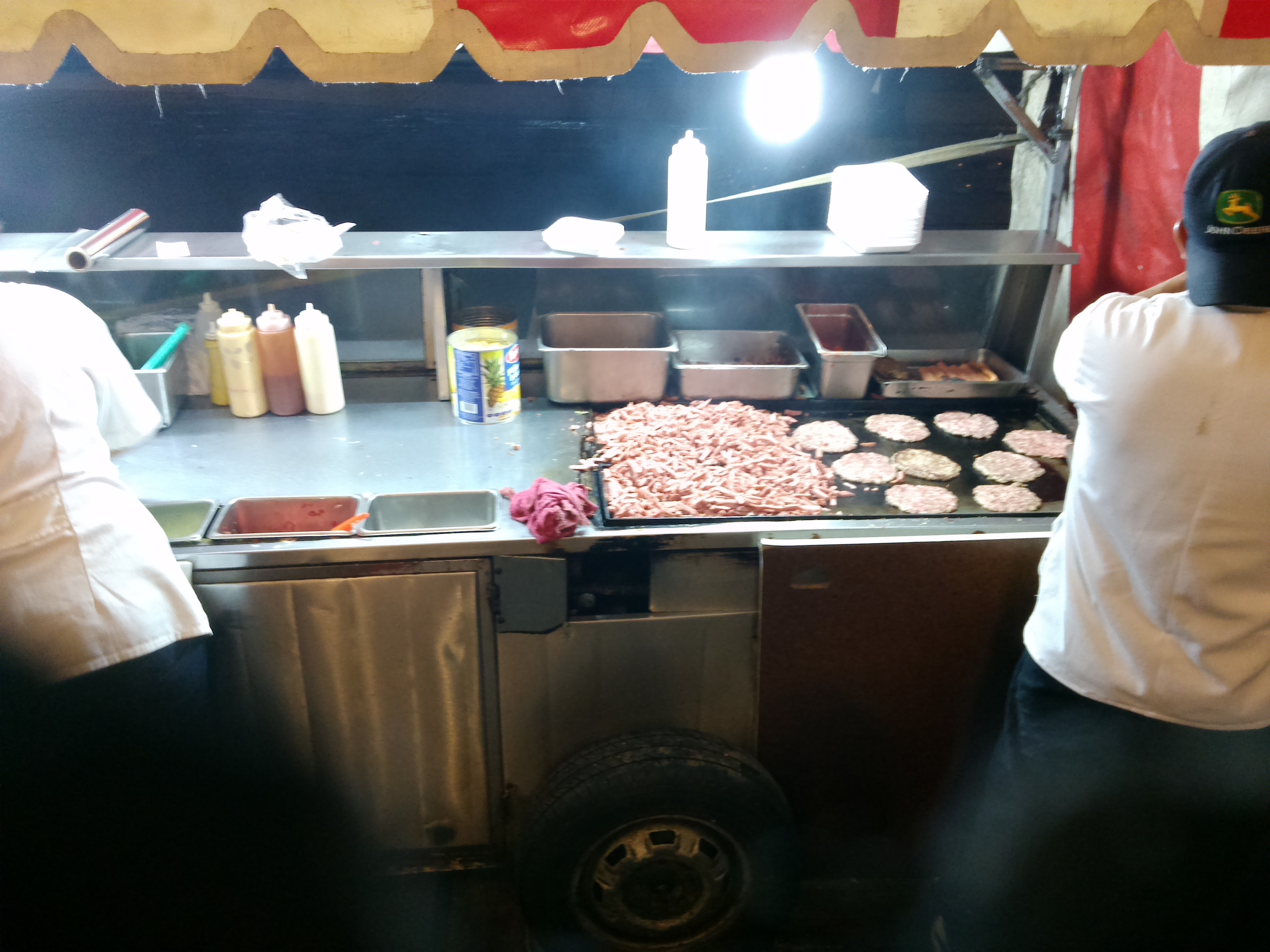 Winnies Burger image 5