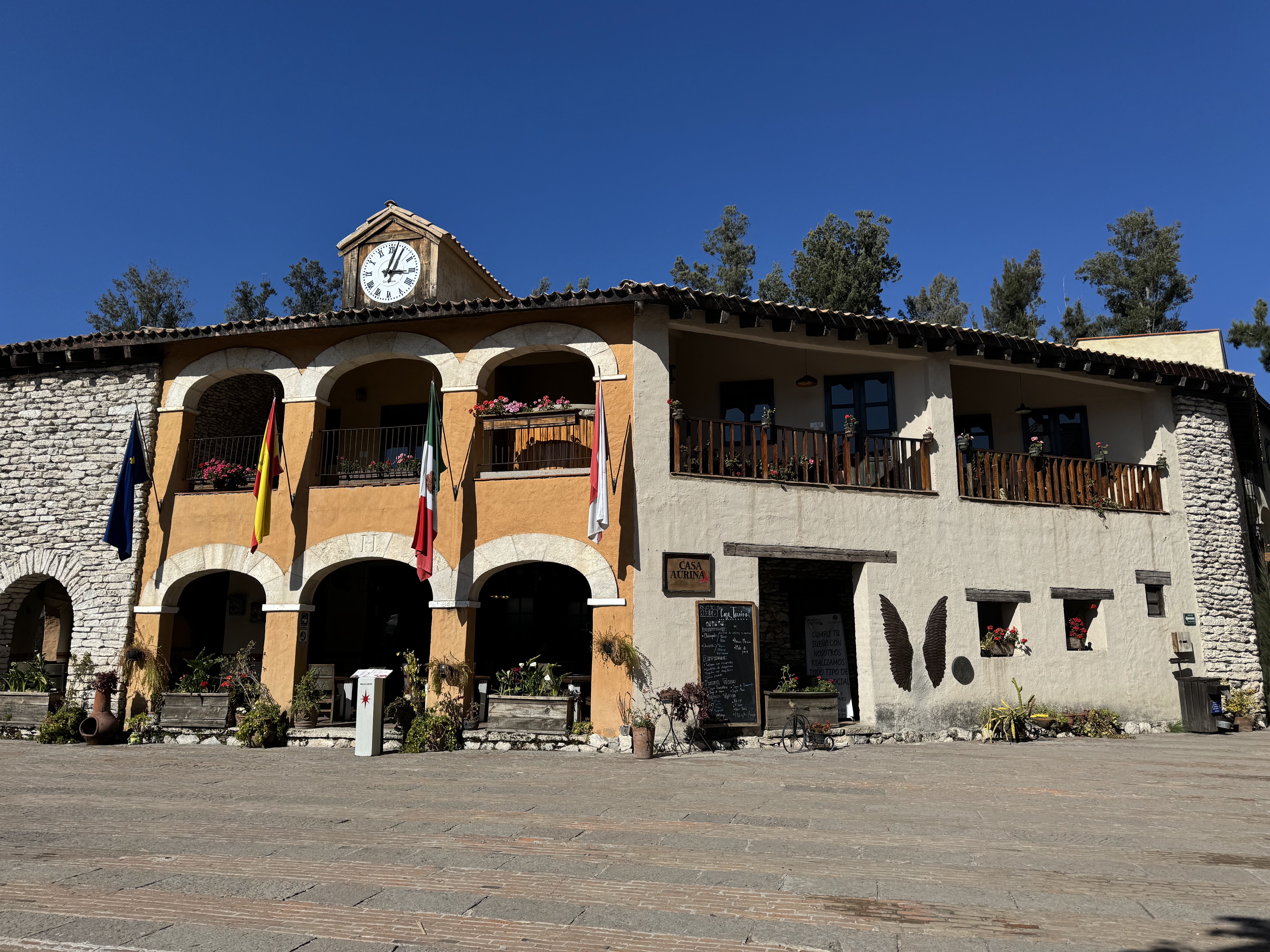 Meson Del Taurino image 3