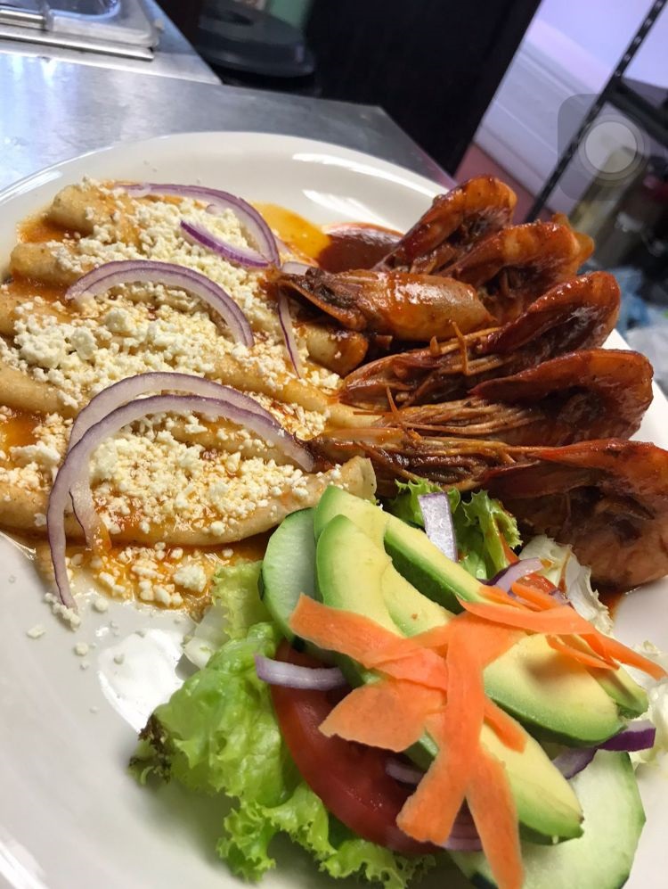 La Isla Restaurante image 8