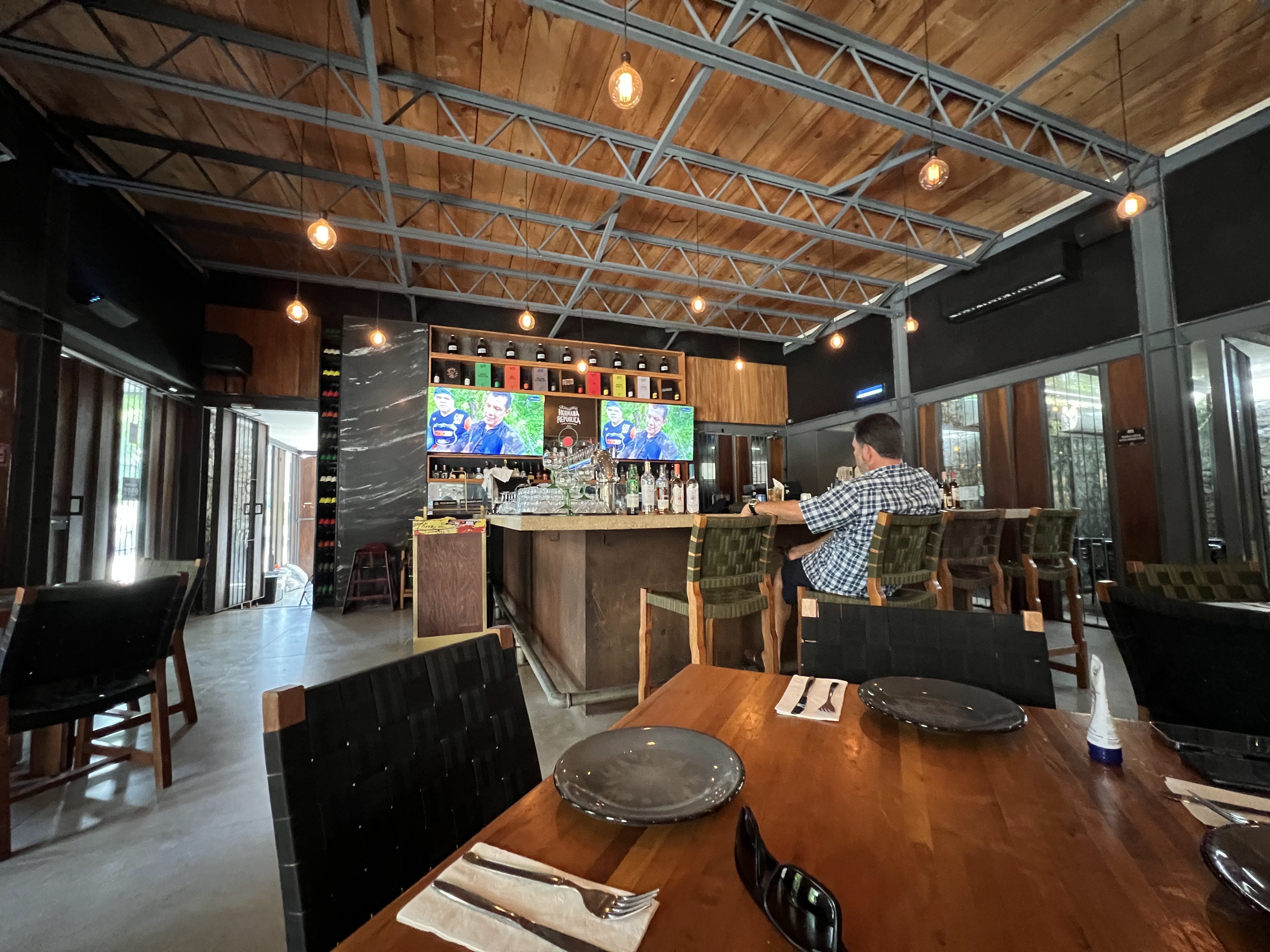 Hermana Republica image 4