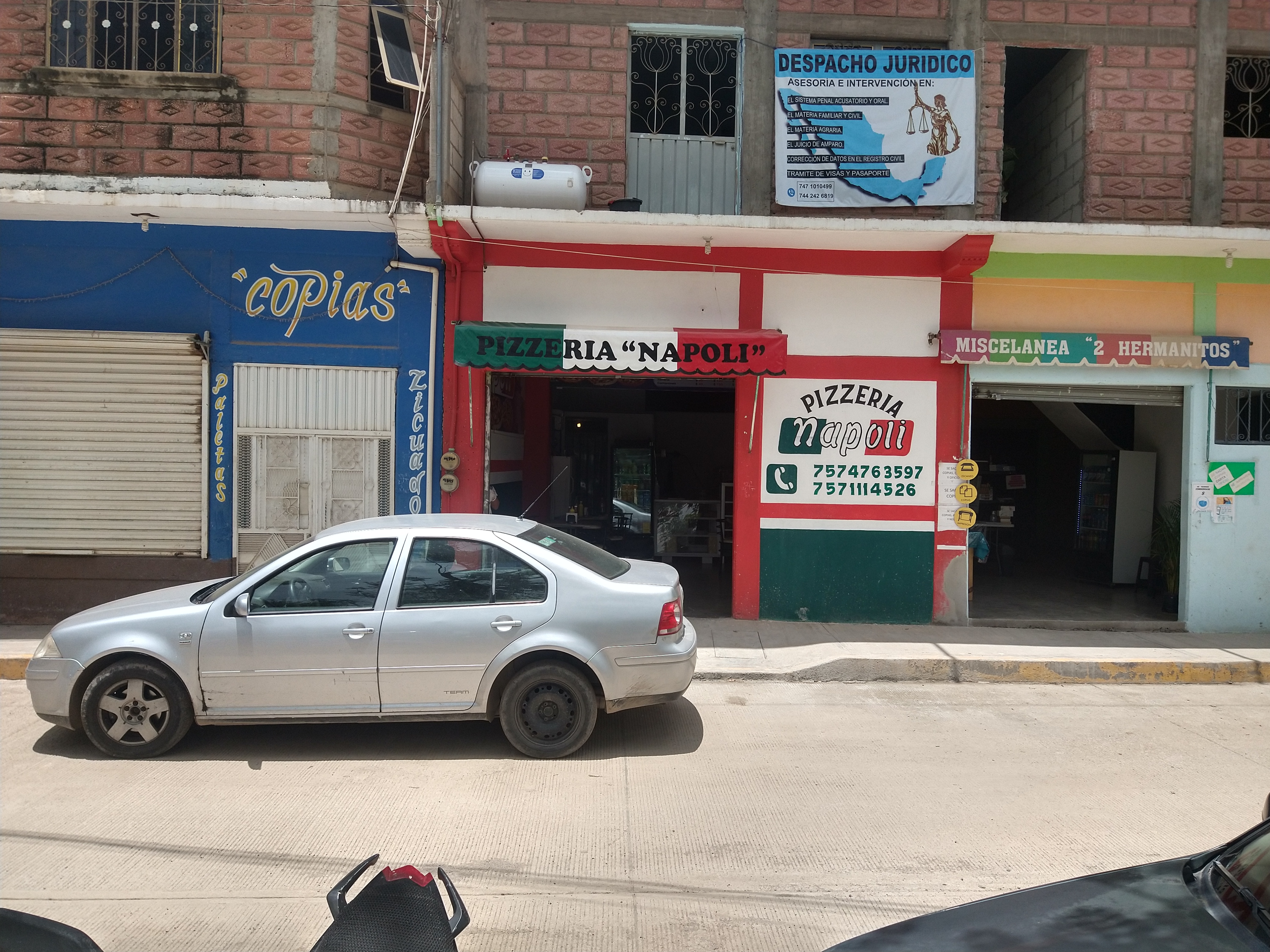 Pizzería NAPOLI image 1