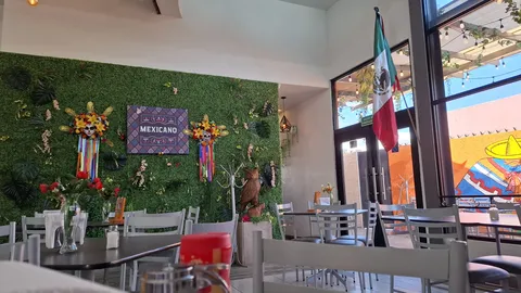 Bromelia Restaurant image 2