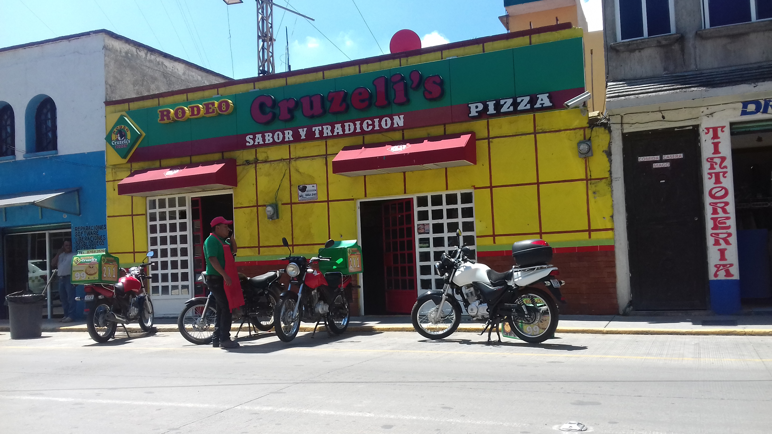 Rodeo Cruzeli's Pizza image 1