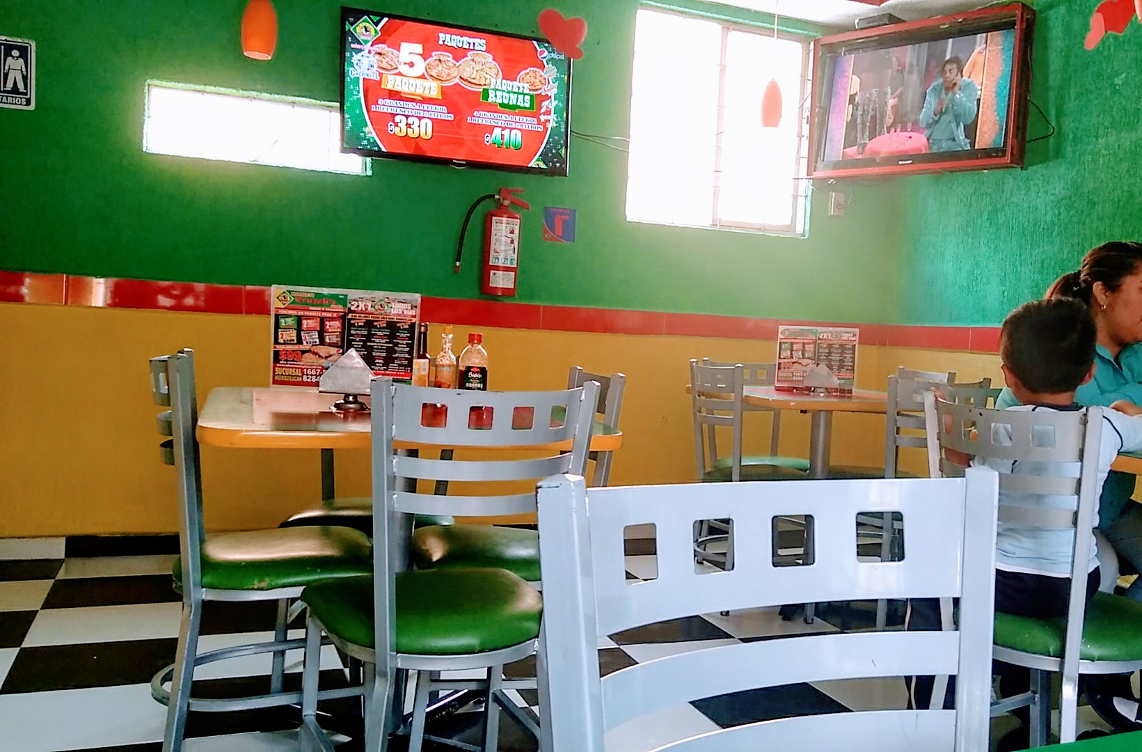 Rodeo Cruzeli's Pizza image 3