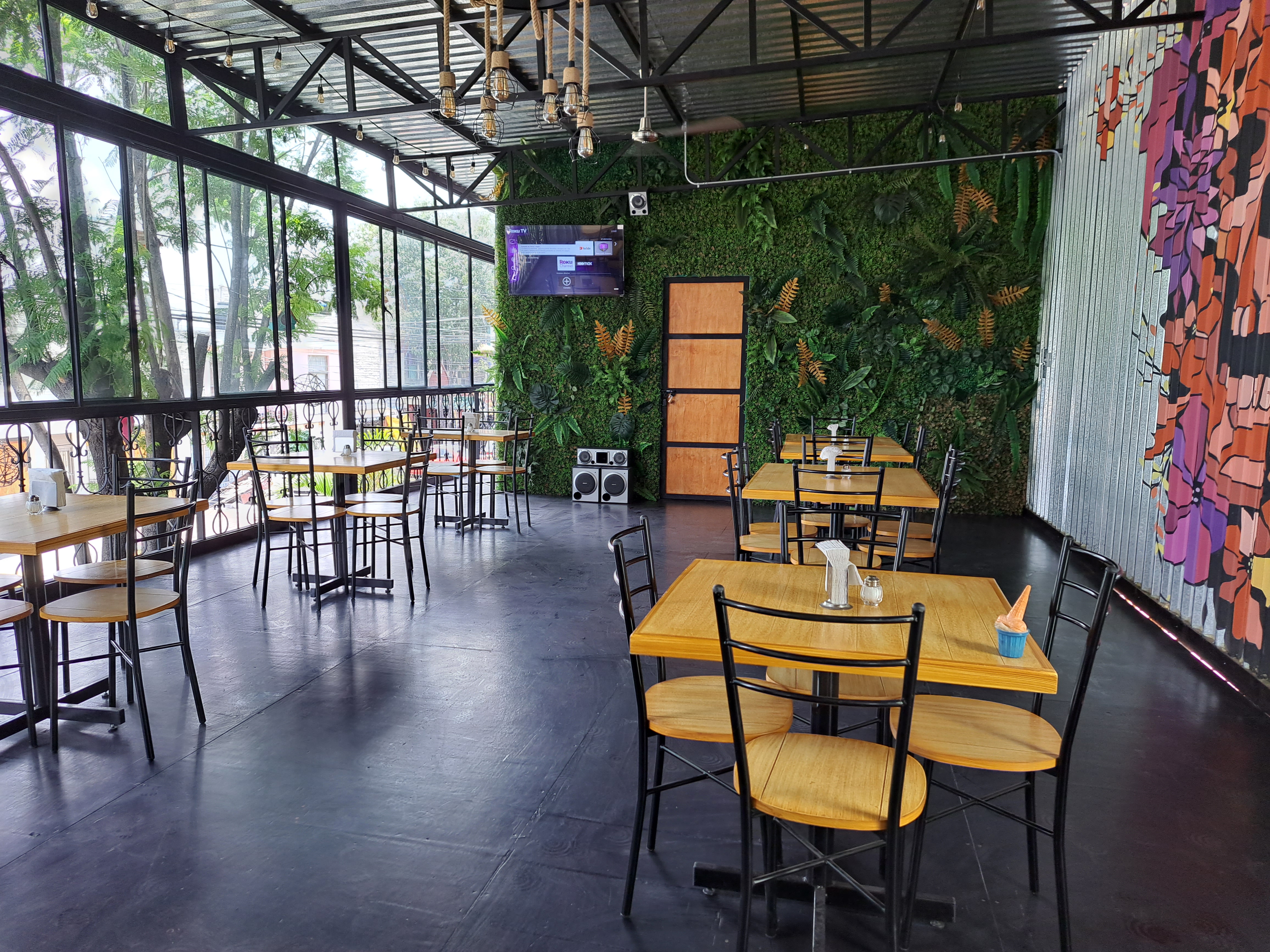 La Herencia Restaurante image 4