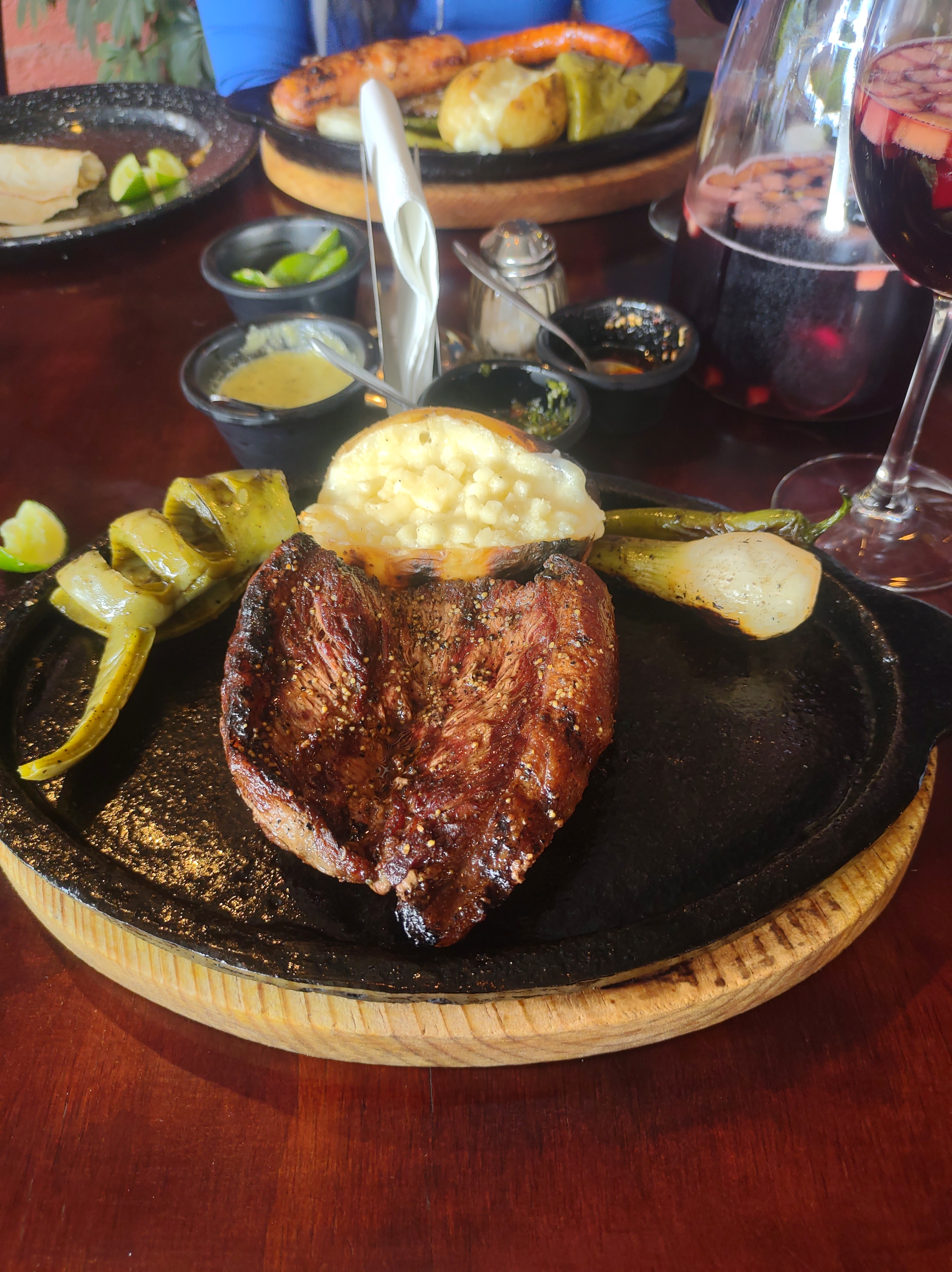 Carnes Locas image 3