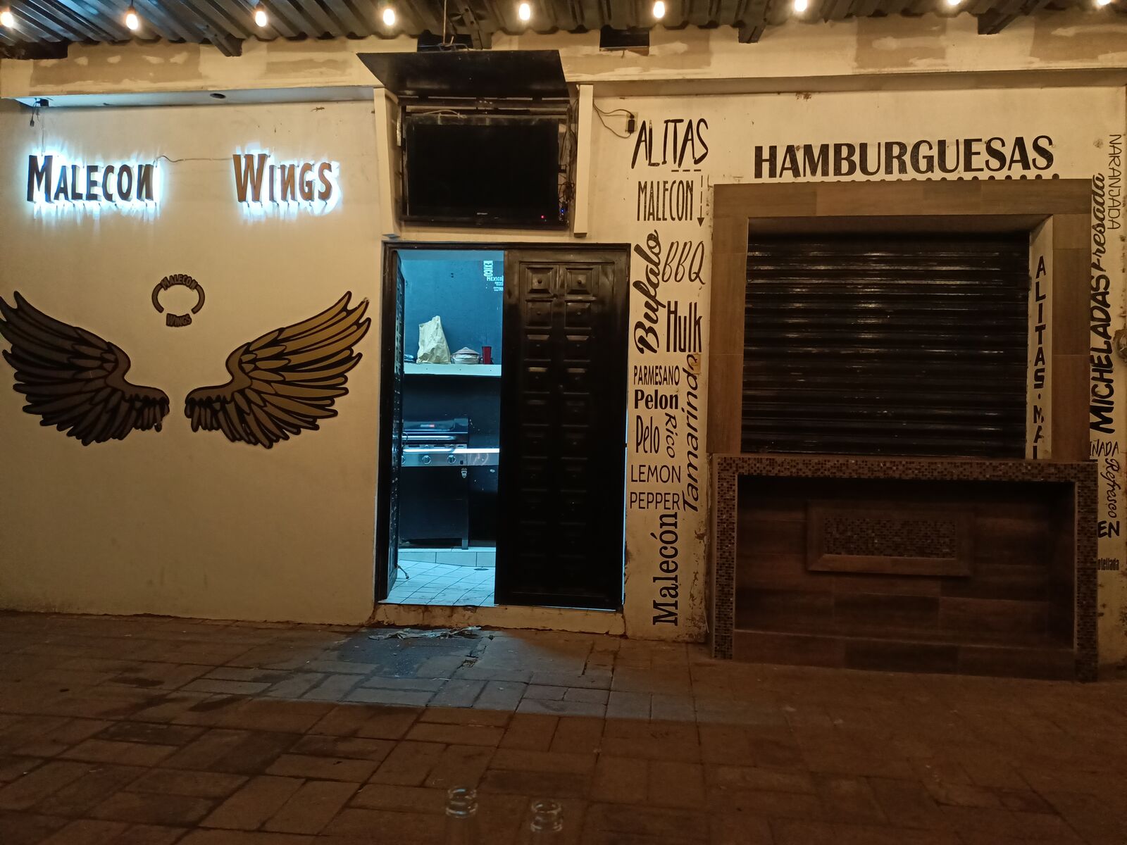 Malecon Wings image 4