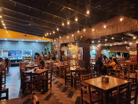 Parra's Bistro image 1
