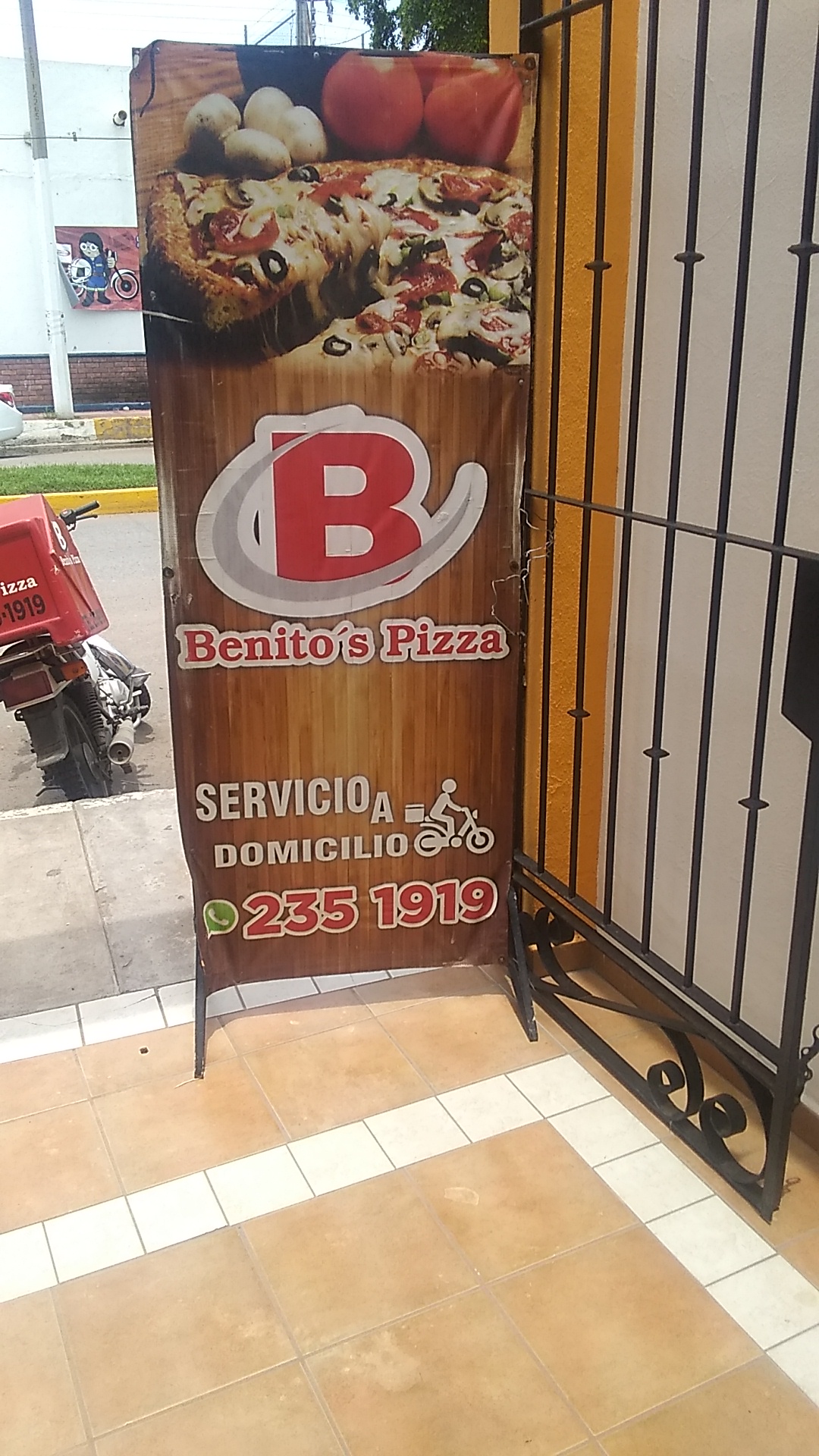 Benito's pizza image 4