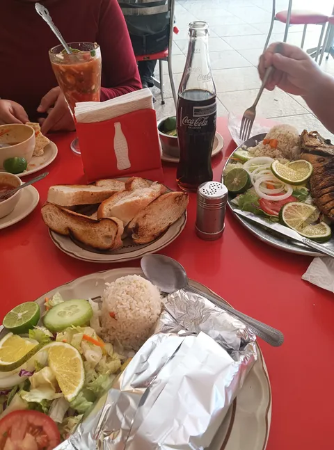 Carnes y Mariscos “Don Robert” image 4