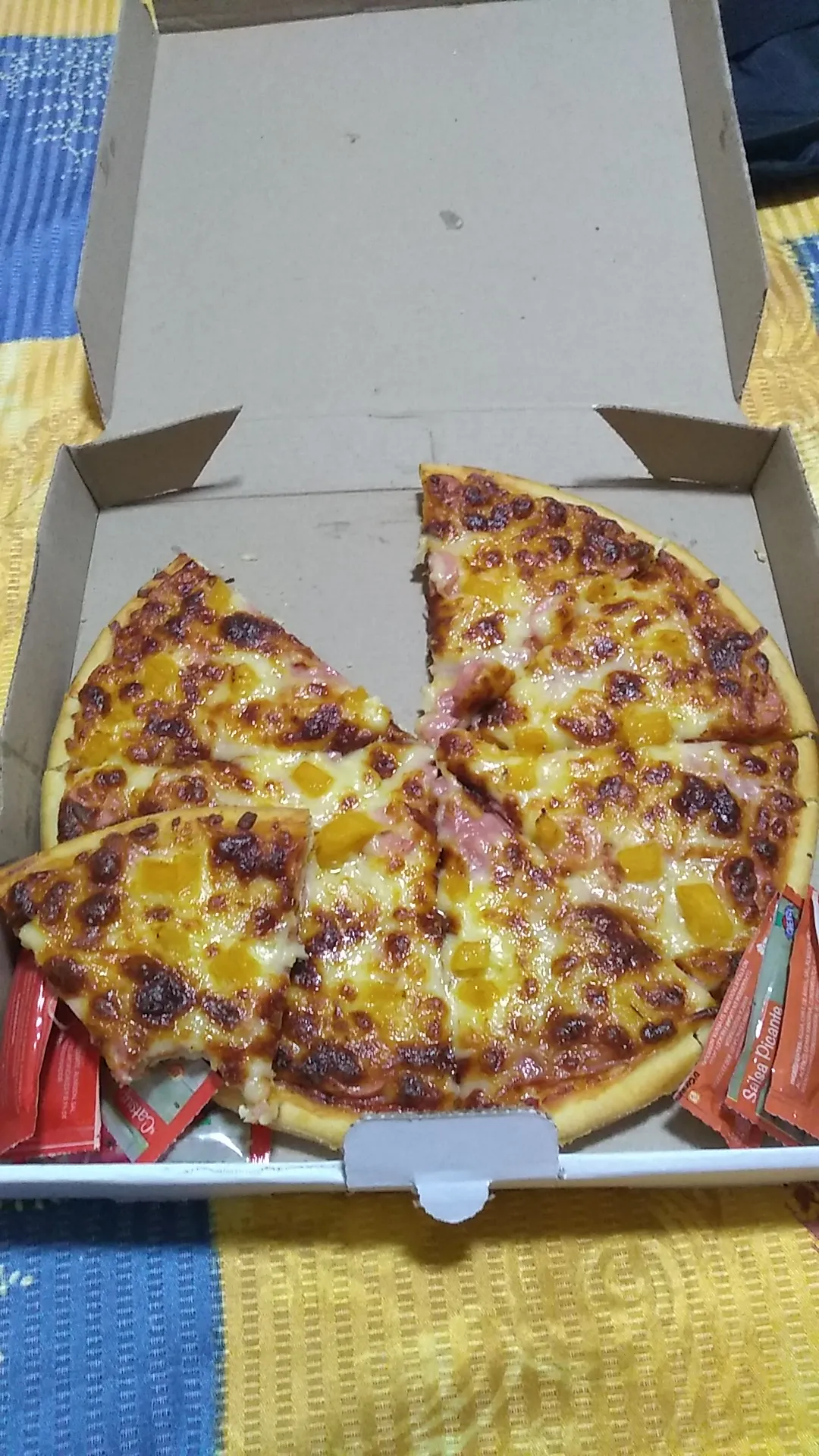 Ricos Pizza image 1