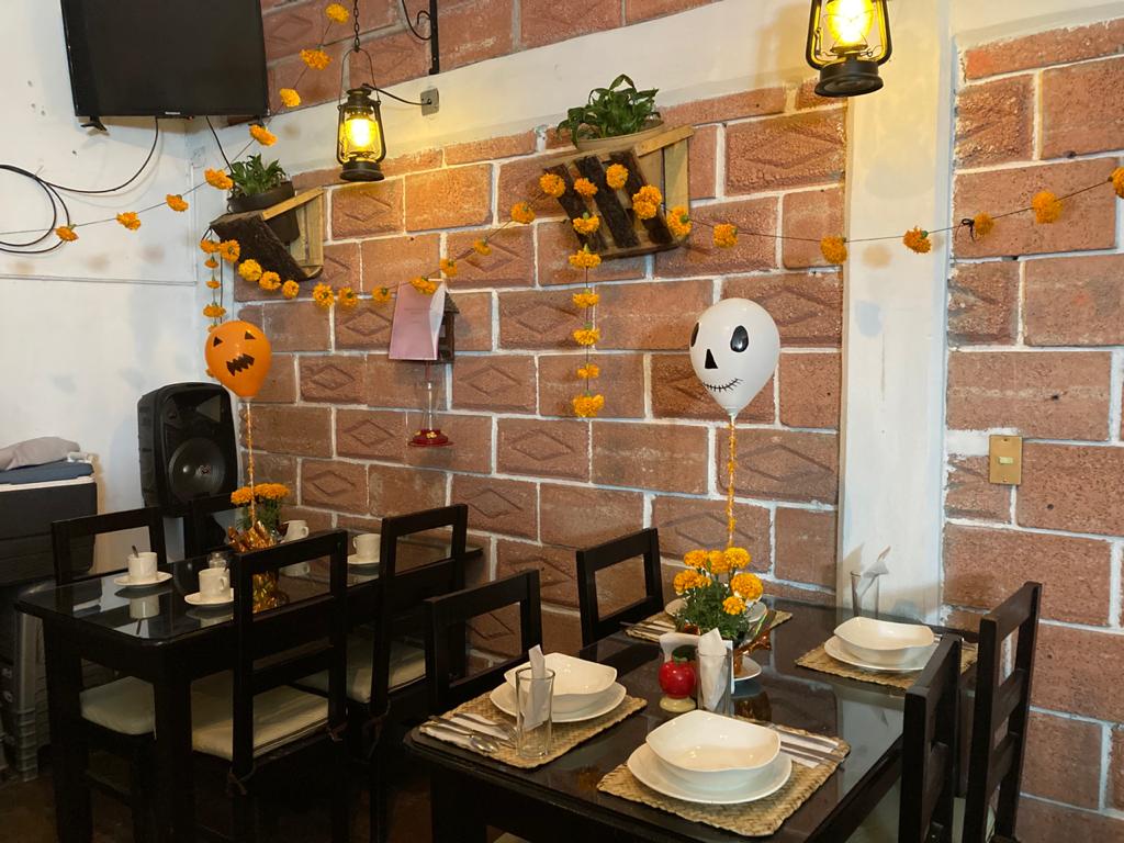 Los Manzanitos. image 1