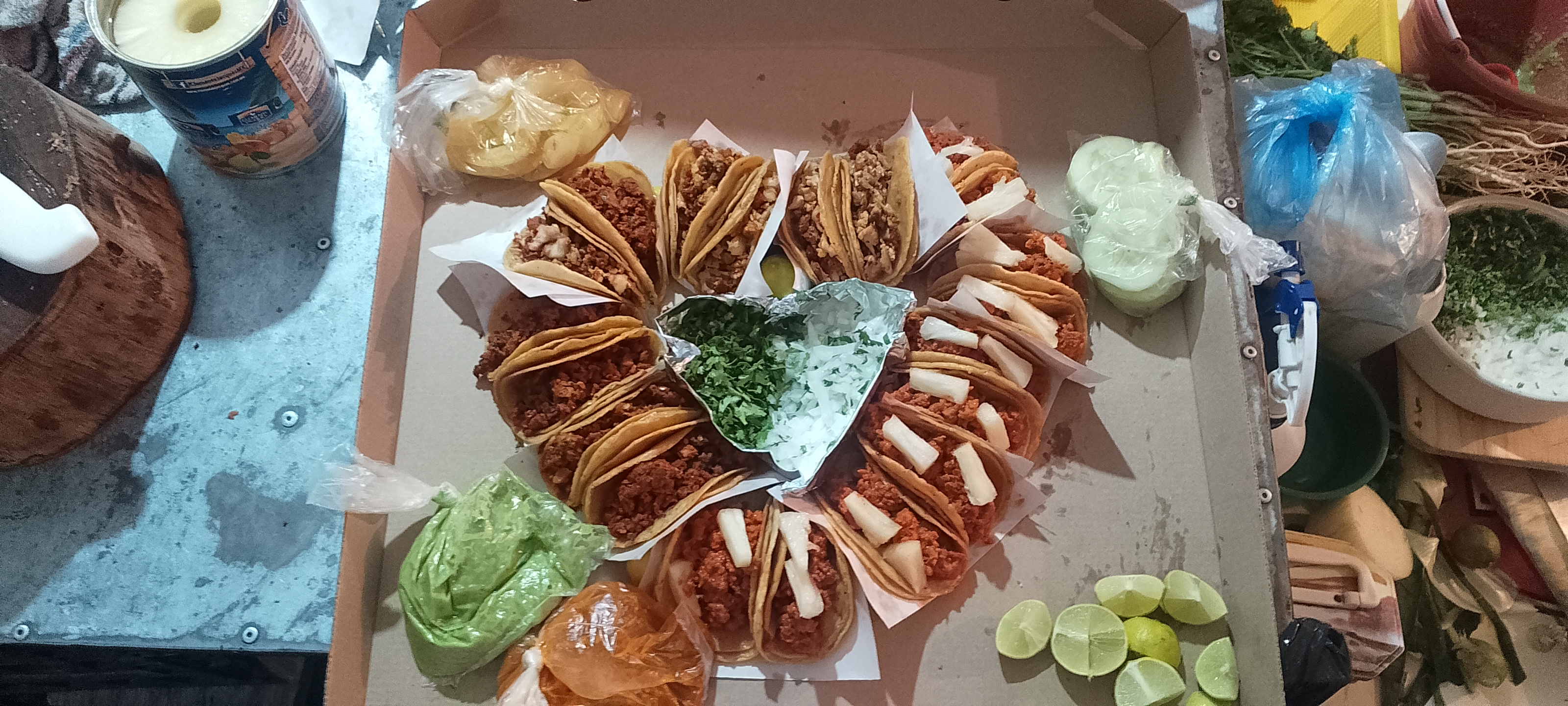 Taquería los dos carnales image 3