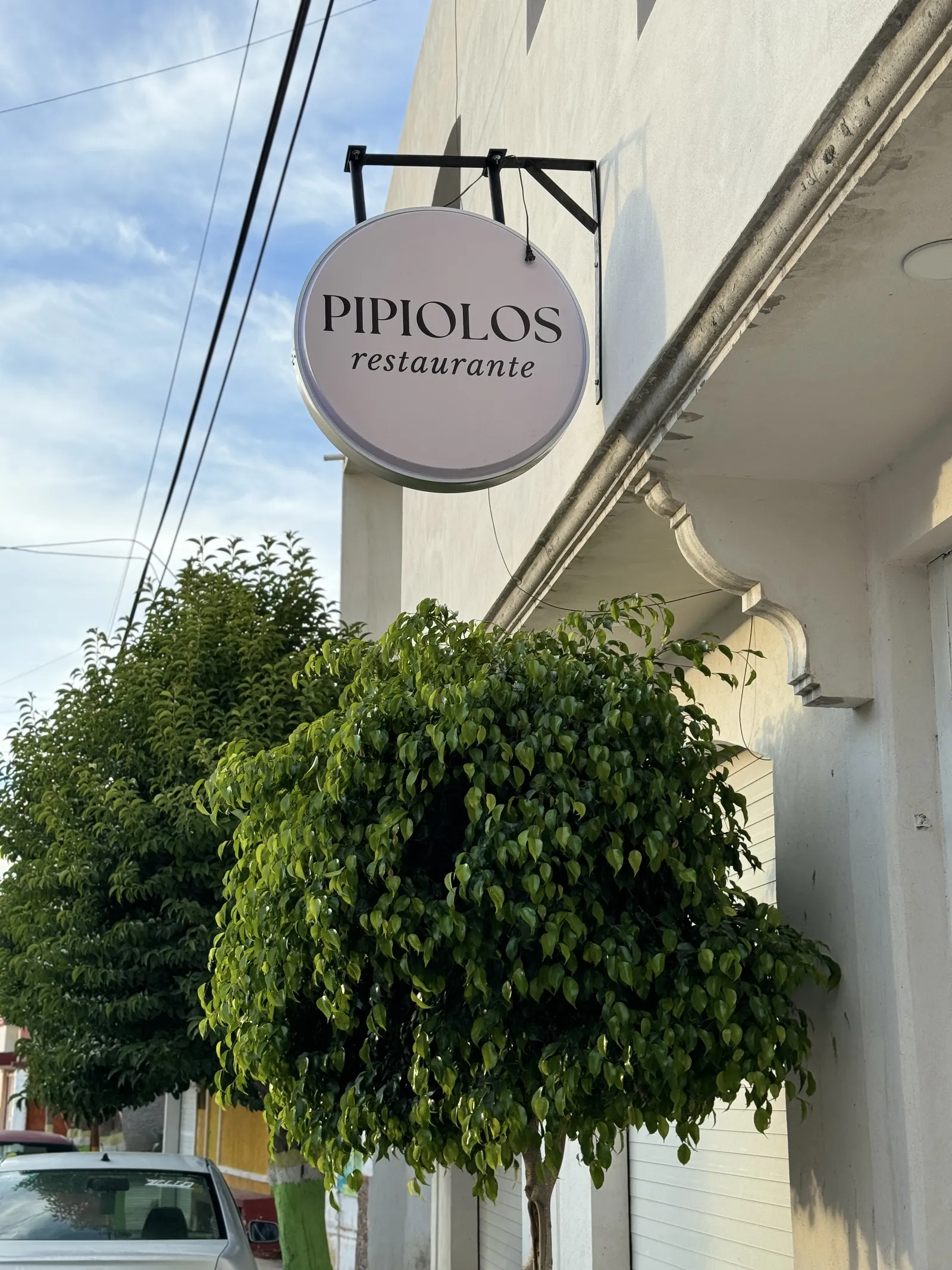 Pipiolos restaurant image 1