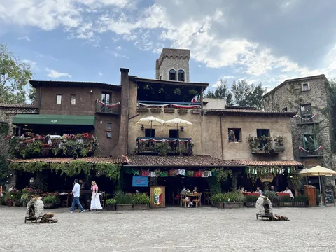 La Route Des Vins Val Quirico image 5