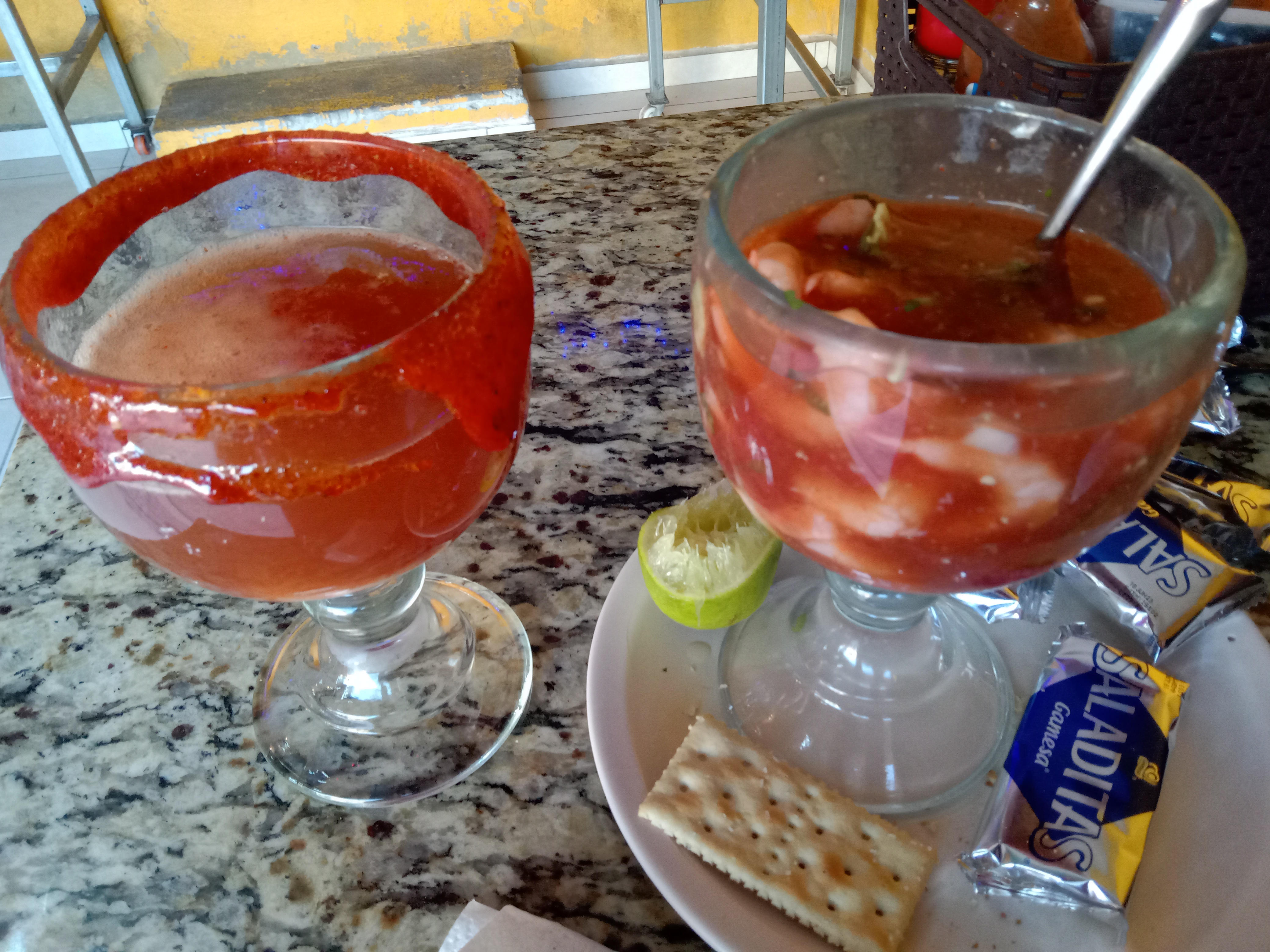 Pescados Y Mariscos El Cazuelas image 3