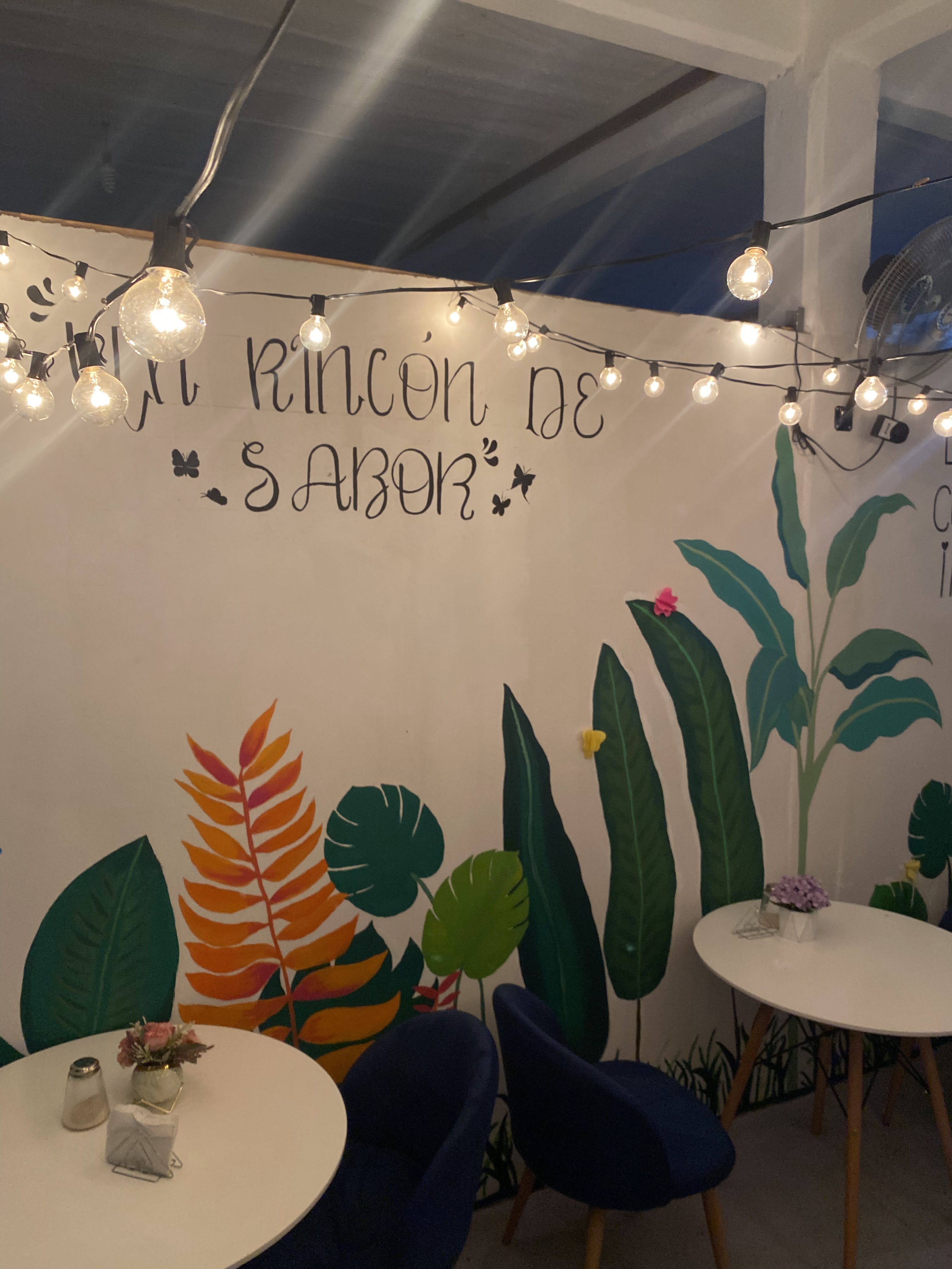 Buffet Victoria image 3