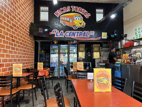 Tortas La Central image 7