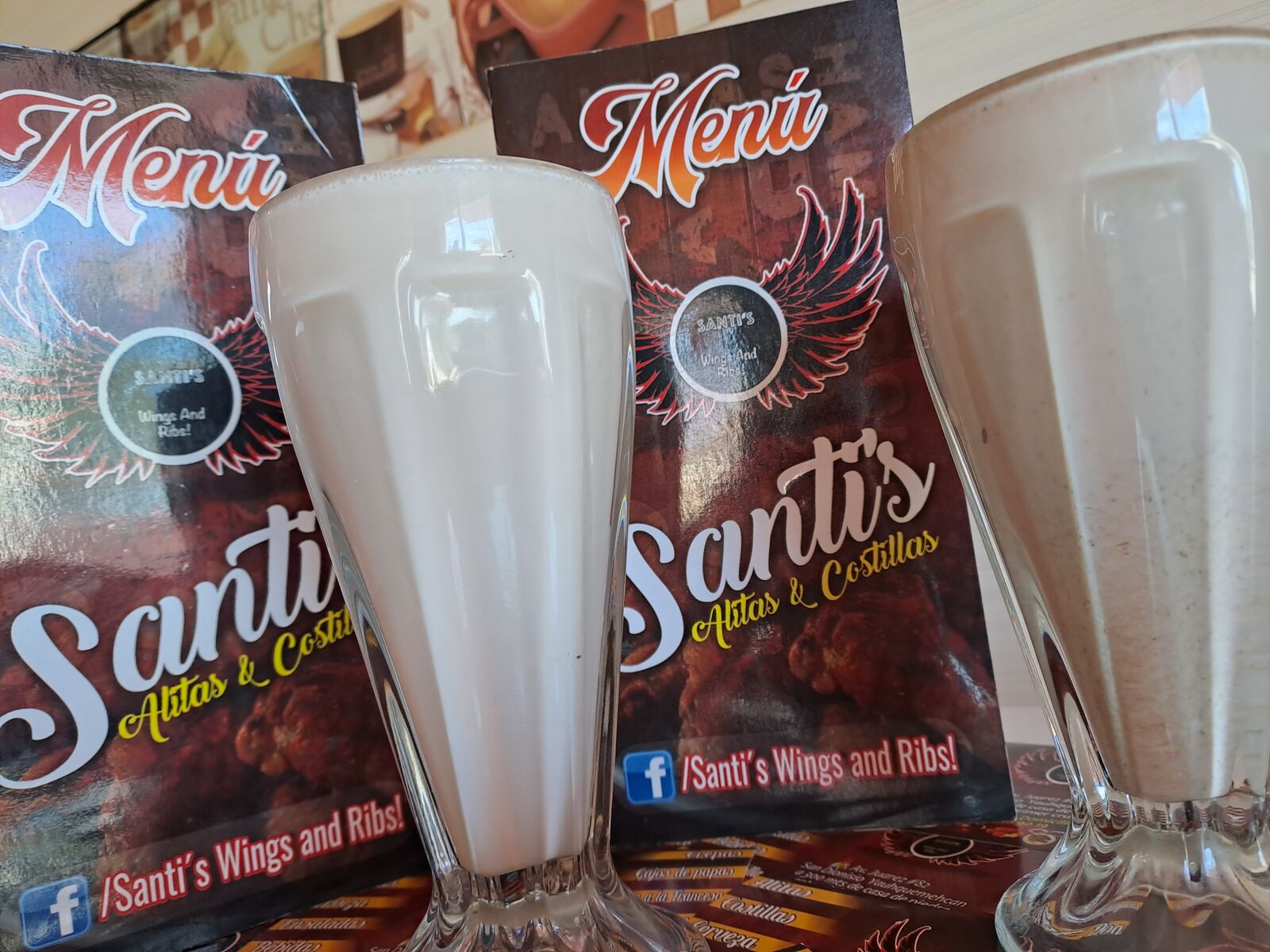 Santi's Alitas y Costillas image 9