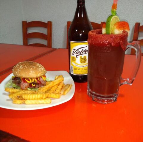 THE HAPPY BURGUER image 4