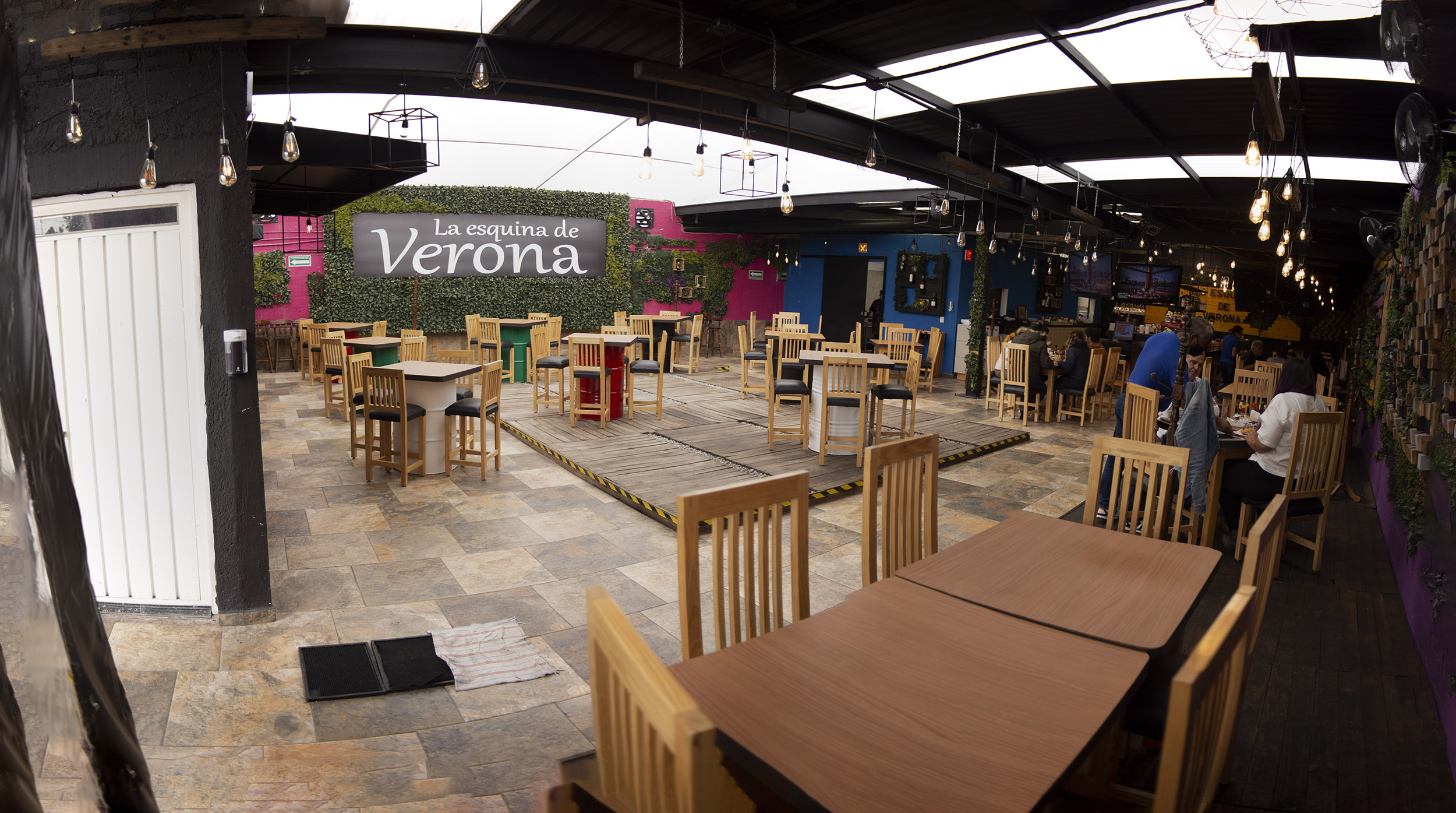 La esquina de verona image 1