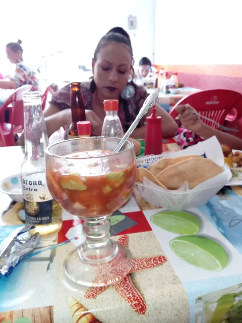 MAriscos Lupita image 3