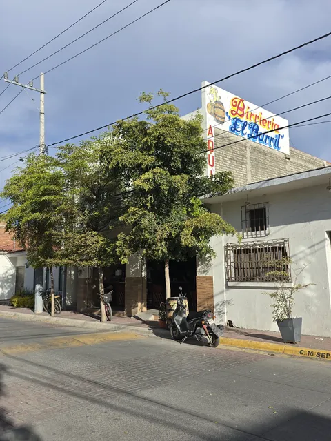 Birrieria El barril image 3