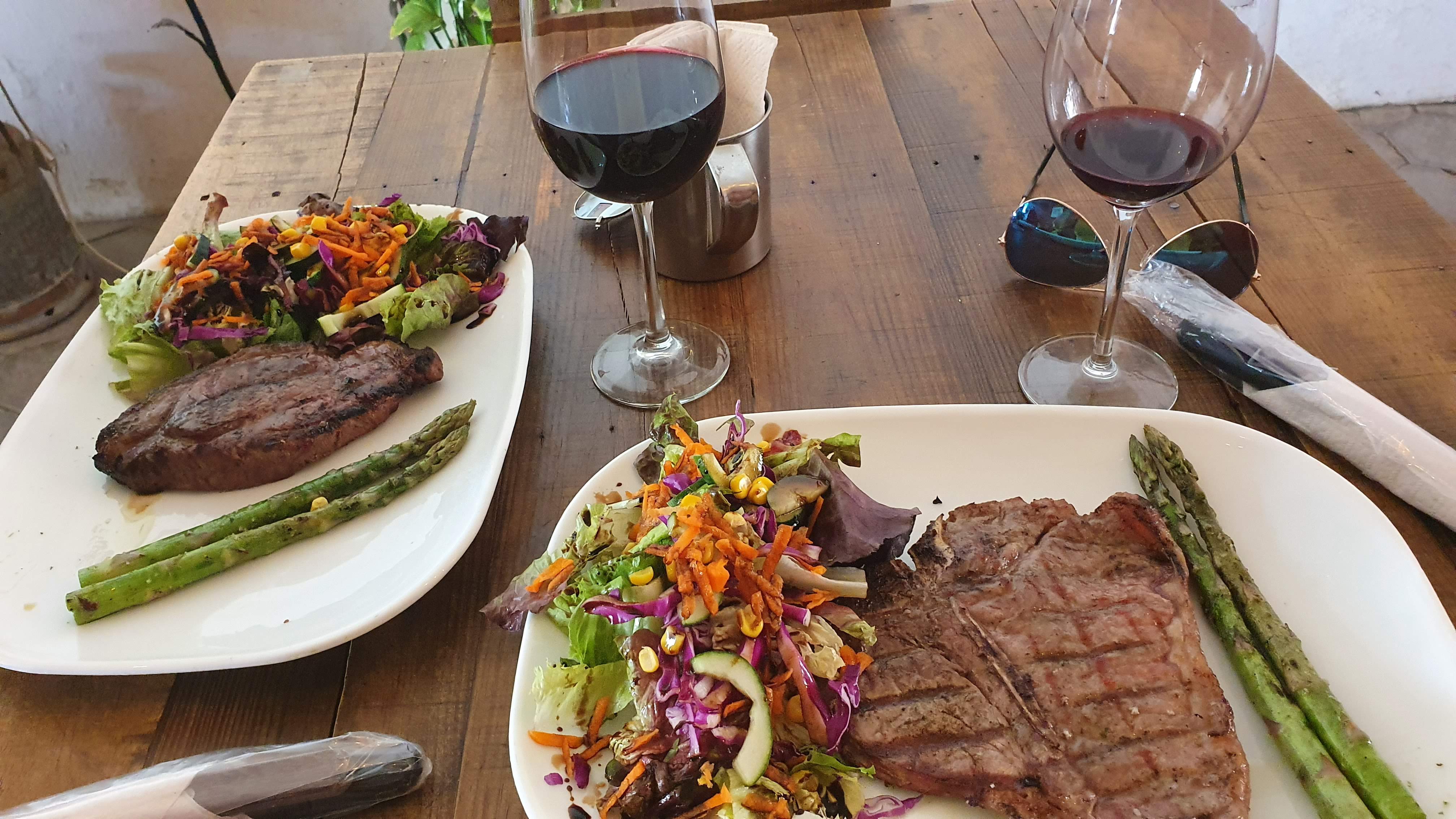 il bistro food & wine image 4