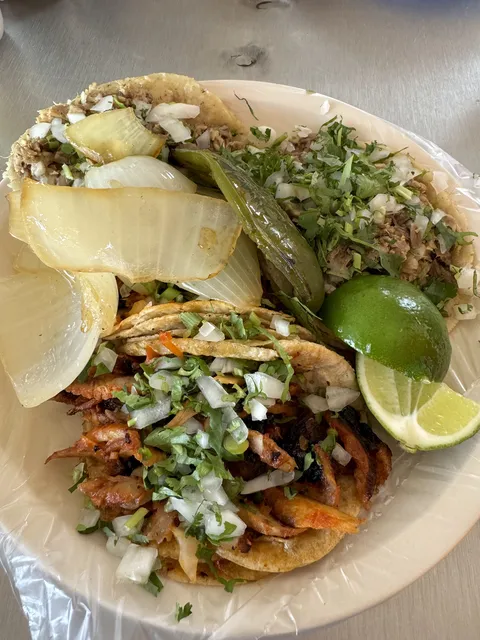 Taqueria Los Cuñados image 2