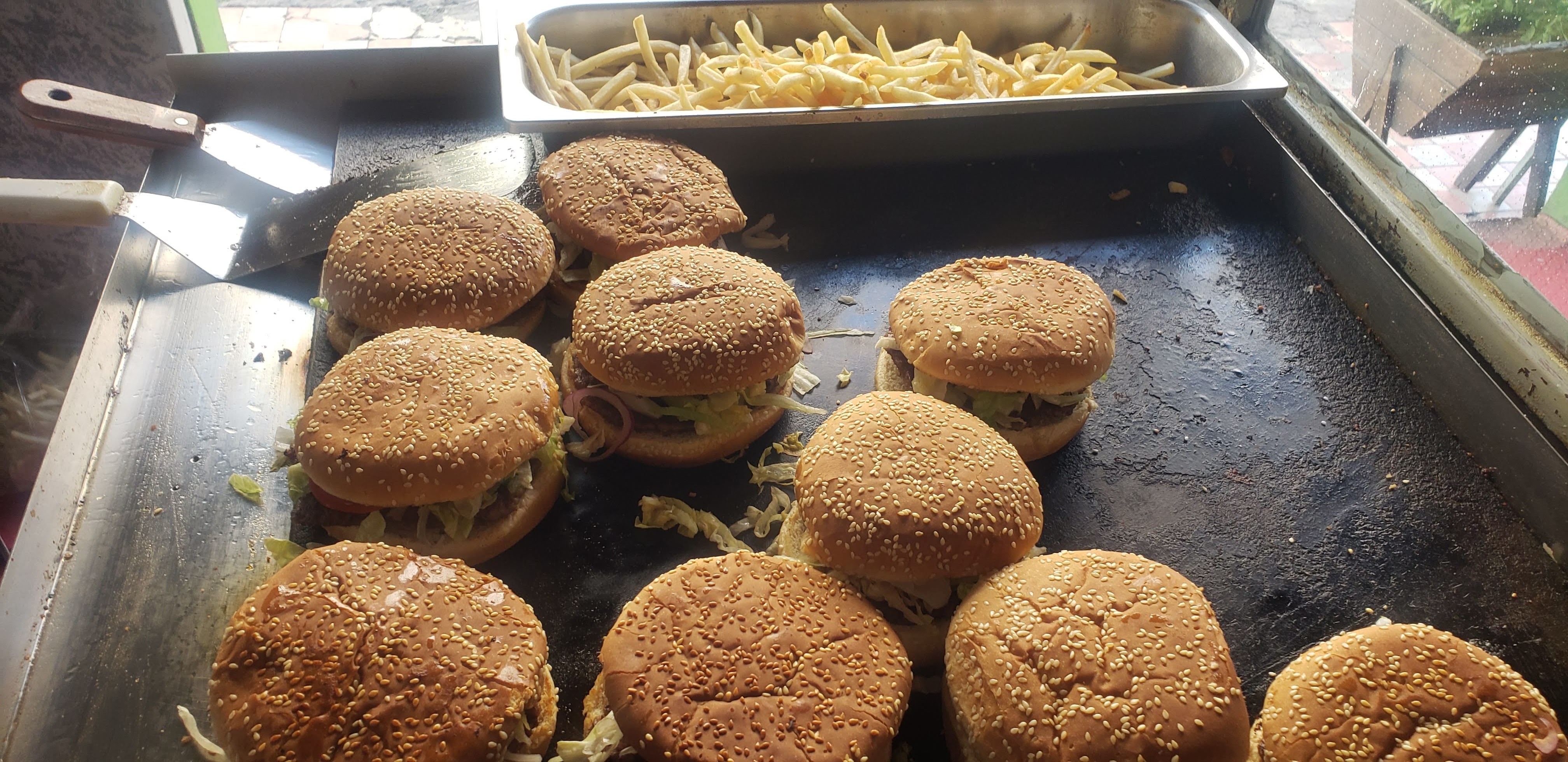 Hamburguesas LA MILLONA image 4