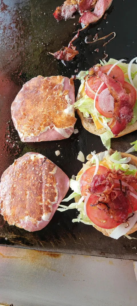 Hamburguesas LA MILLONA image 7