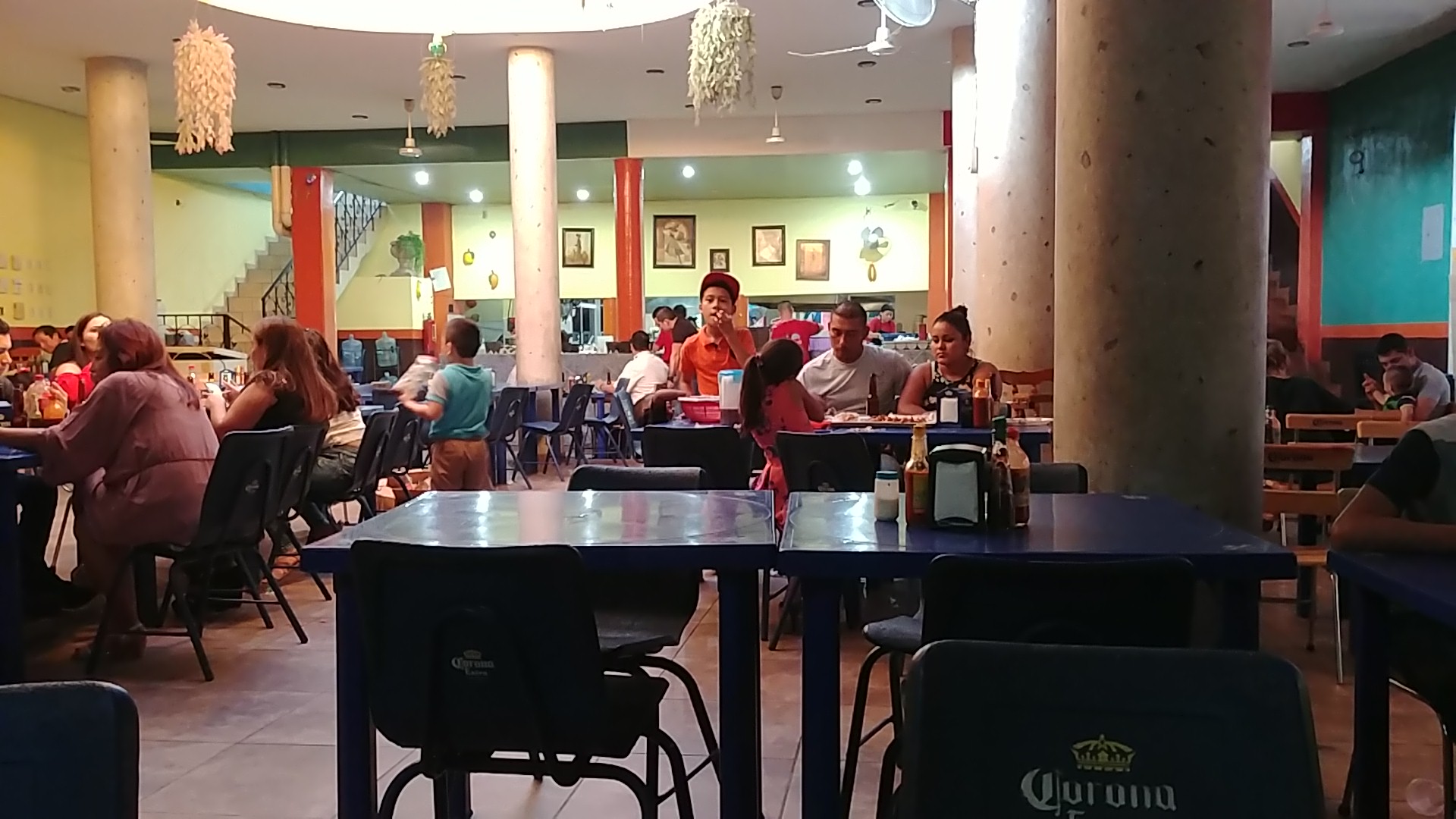 Restaurante de Mariscos "La Hora Azul" image 1