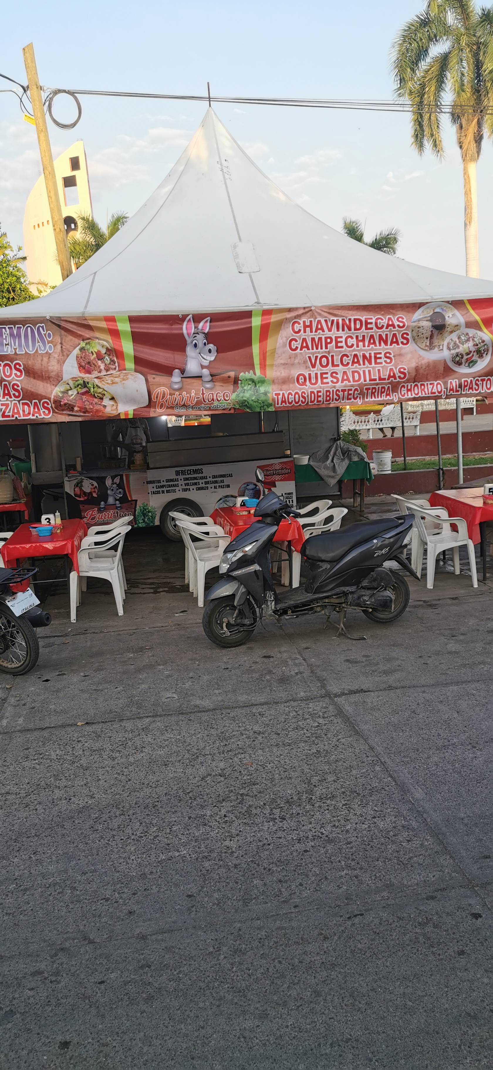 Taquería el Burritaco image 7