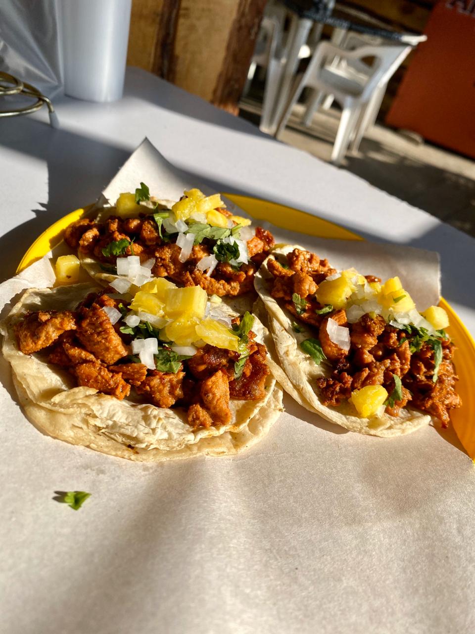 Tacos y hamburguesa Julio y Rosy image 1