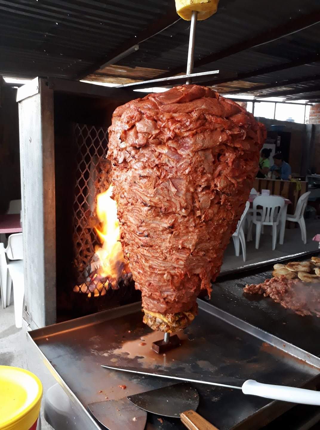 Tacos y hamburguesa Julio y Rosy image 2