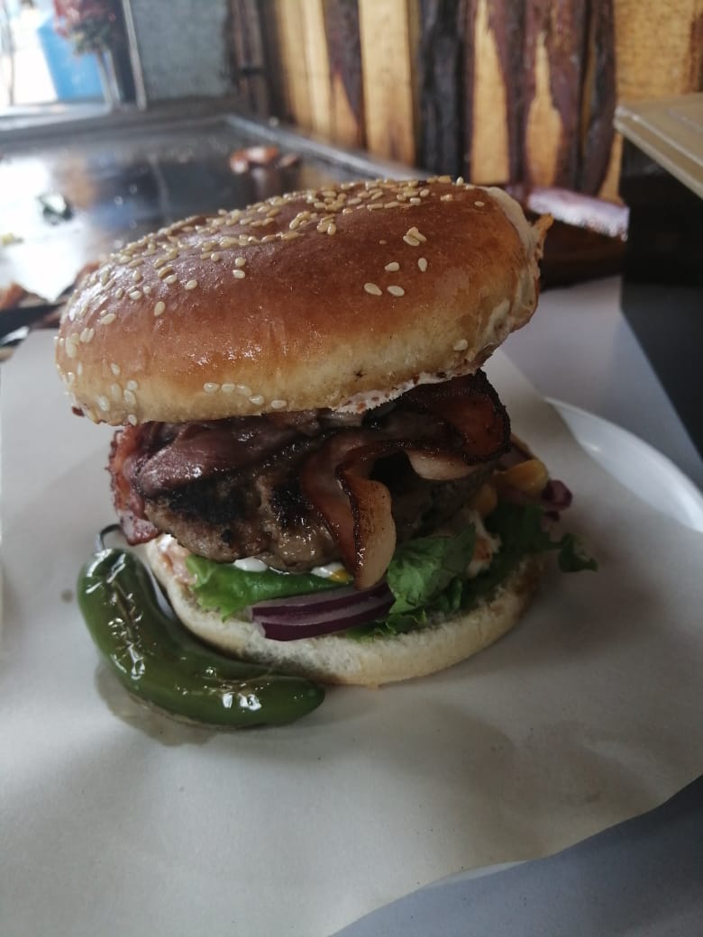 Tacos y hamburguesa Julio y Rosy image 3