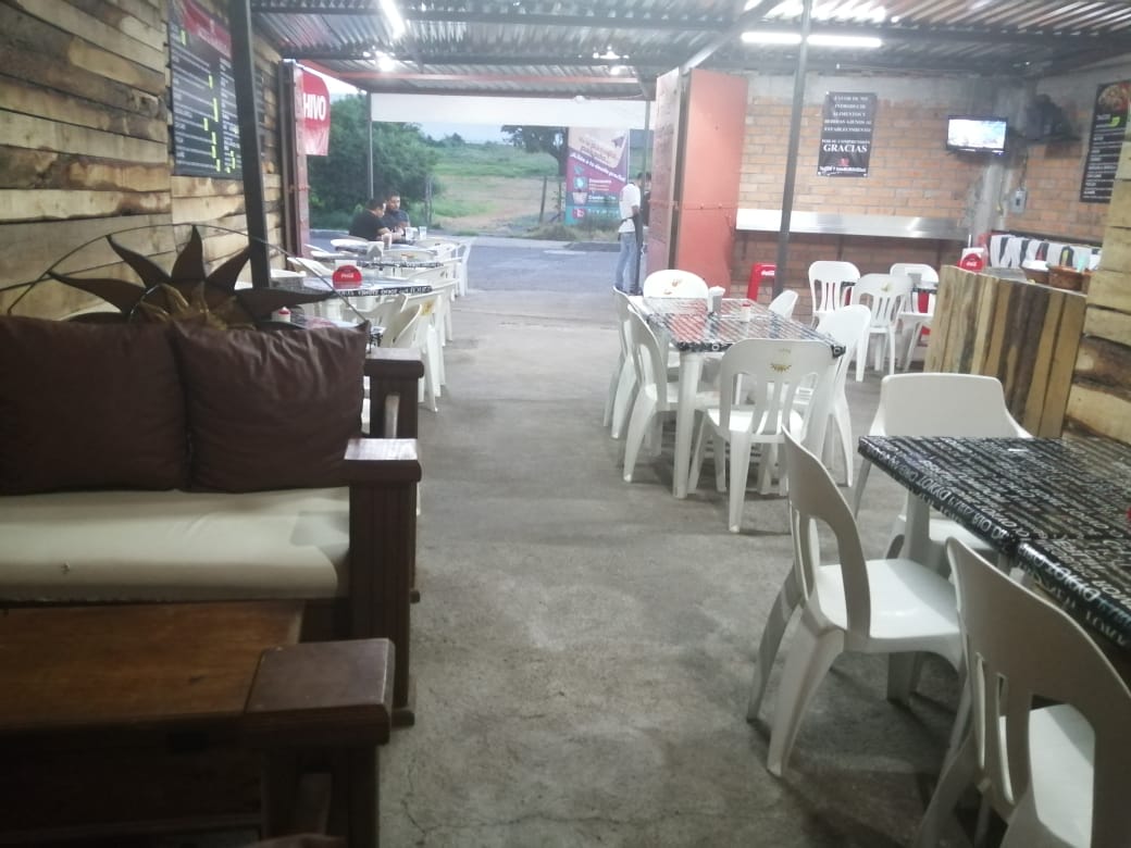 Tacos y hamburguesa Julio y Rosy image 5