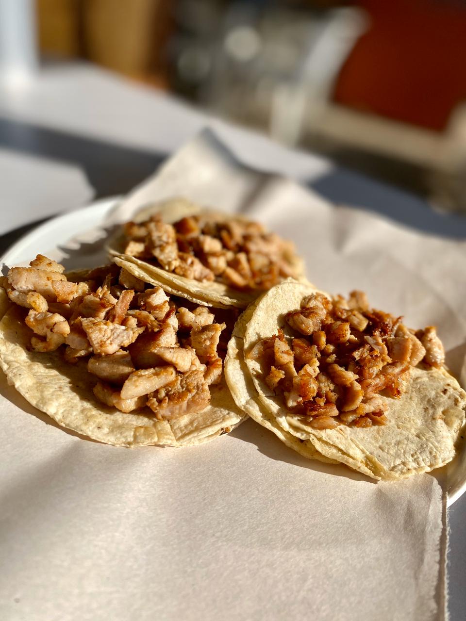 Tacos y hamburguesa Julio y Rosy image 6