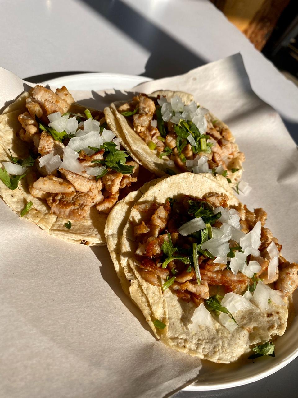 Tacos y hamburguesa Julio y Rosy image 7