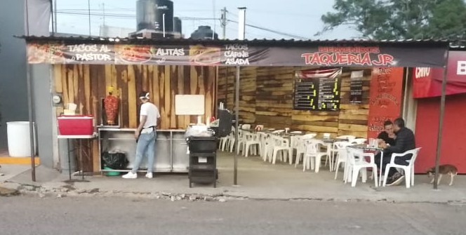 Tacos y hamburguesa Julio y Rosy image 8