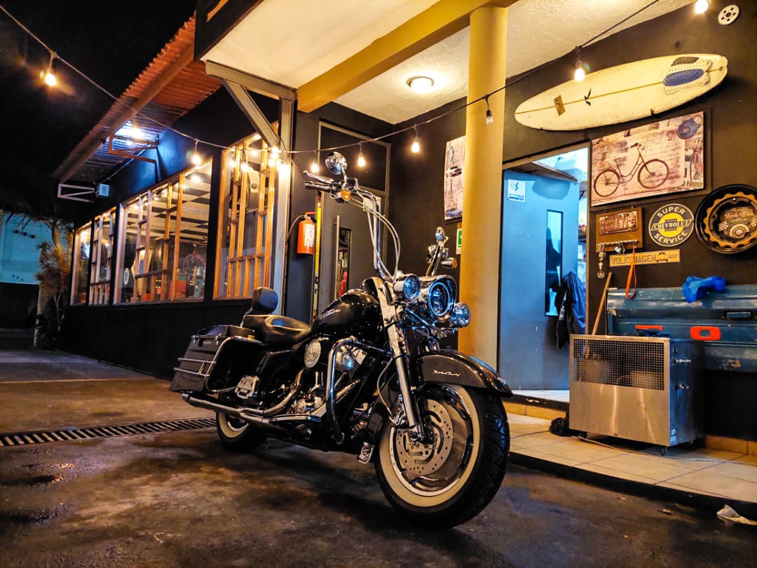 Retromotor House - Autodetallado & Restaurante image 3
