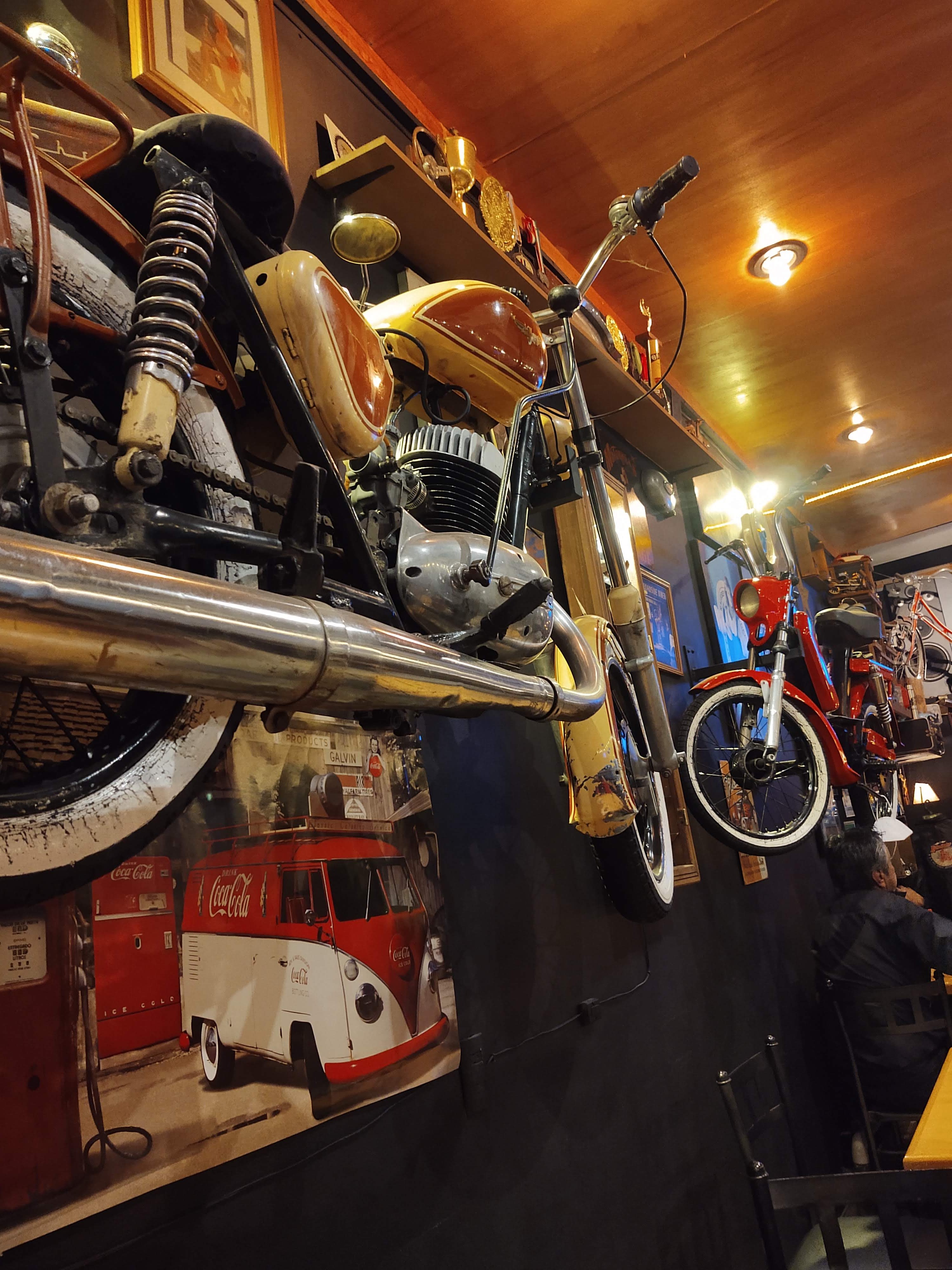 Retromotor House - Autodetallado & Restaurante image 4