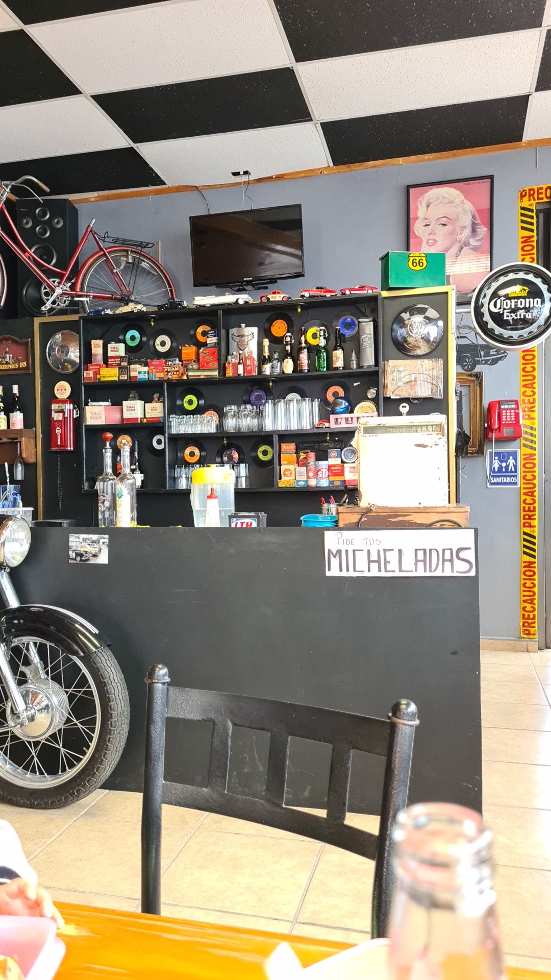 Retromotor House - Autodetallado & Restaurante image 9