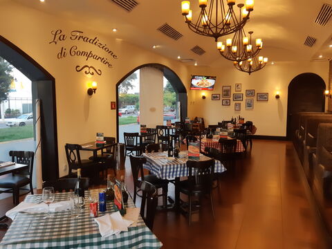 Italianni's Morelia image 1