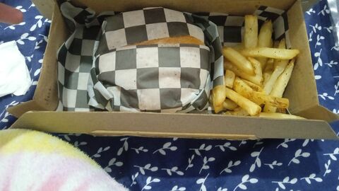 Happy Burgers image 3