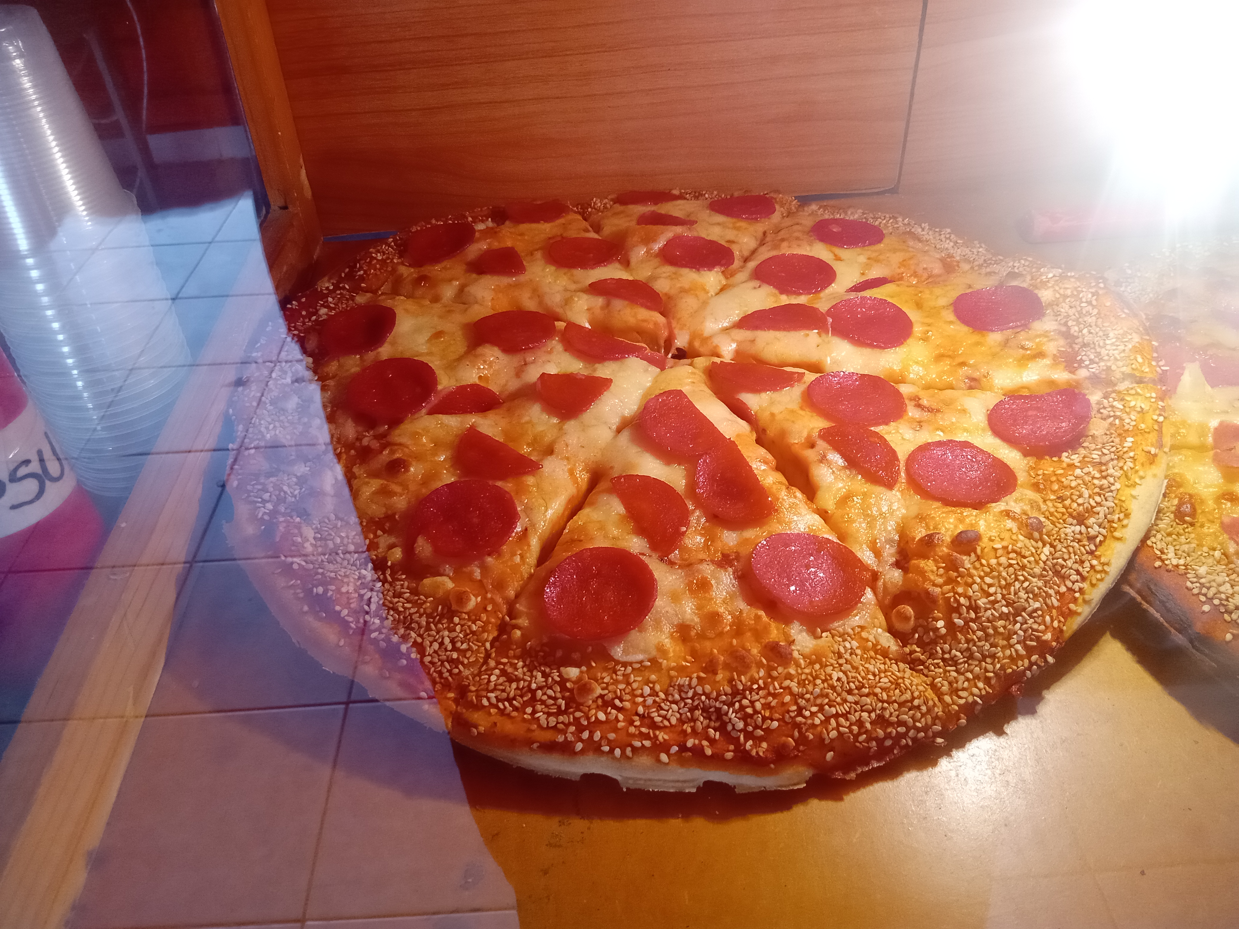 Pizzería leal image 1